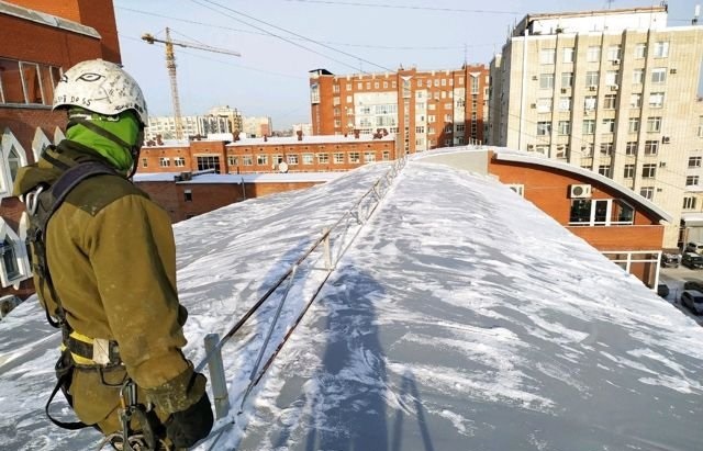 Промышленные высотные работы-уборка снега Промышленные высотные работы-уборка снега